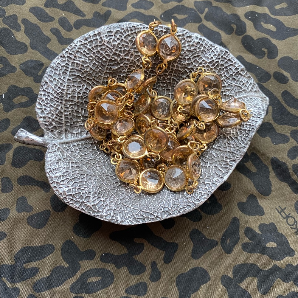 Leaf shaped jewelry tray